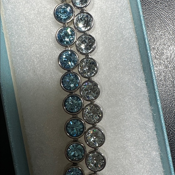 Touchstone Crystal blue/green Ice Bracelet - Picture 5 of 7